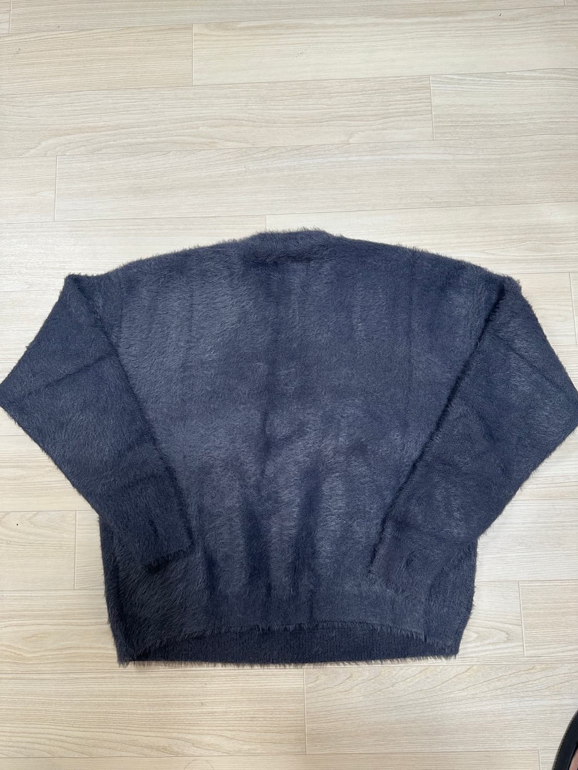 디미트리블랙 에센셜 헤어리 라운드 니트  차콜 그레이 2사이즈 상품이미지3