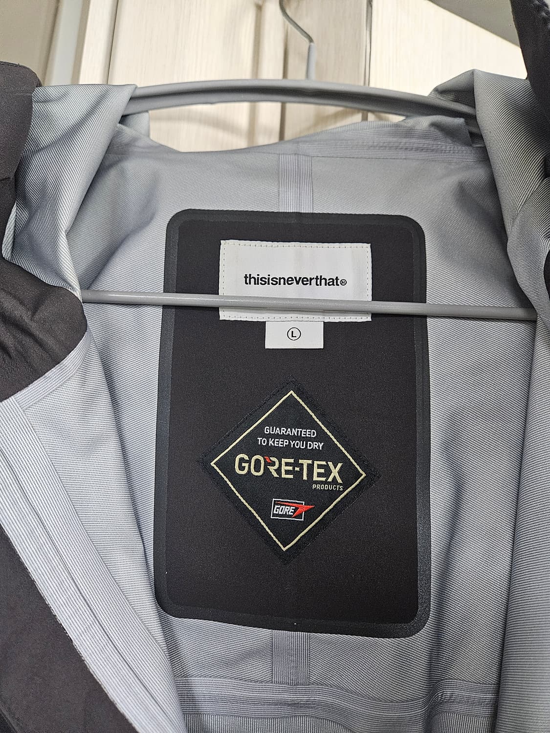 디스이즈네버댓 고어텍스 바람막이 L 상품이미지3