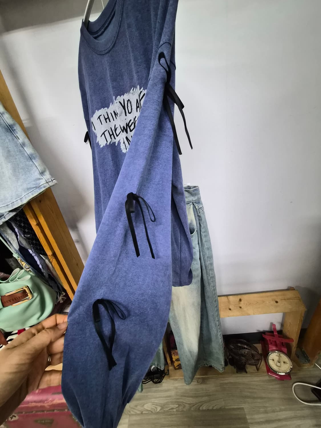 레터링 리본포인트 티. 세미 커브드 와이드 데님 상품이미지3