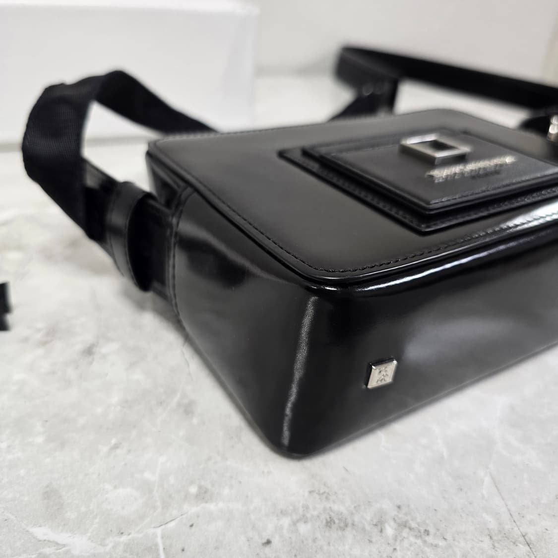 25fw 우영미 스퀘어 미니백 블랙 판매 상품이미지7