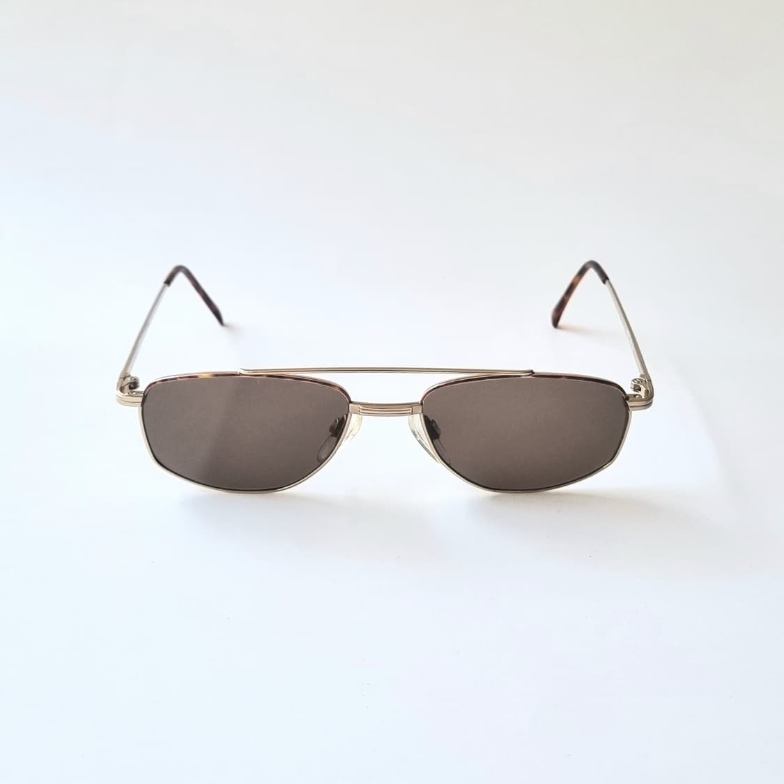 데드스탁 간결함 속에 깃든 묵직한 클래식 선글라스 1781 상품이미지3