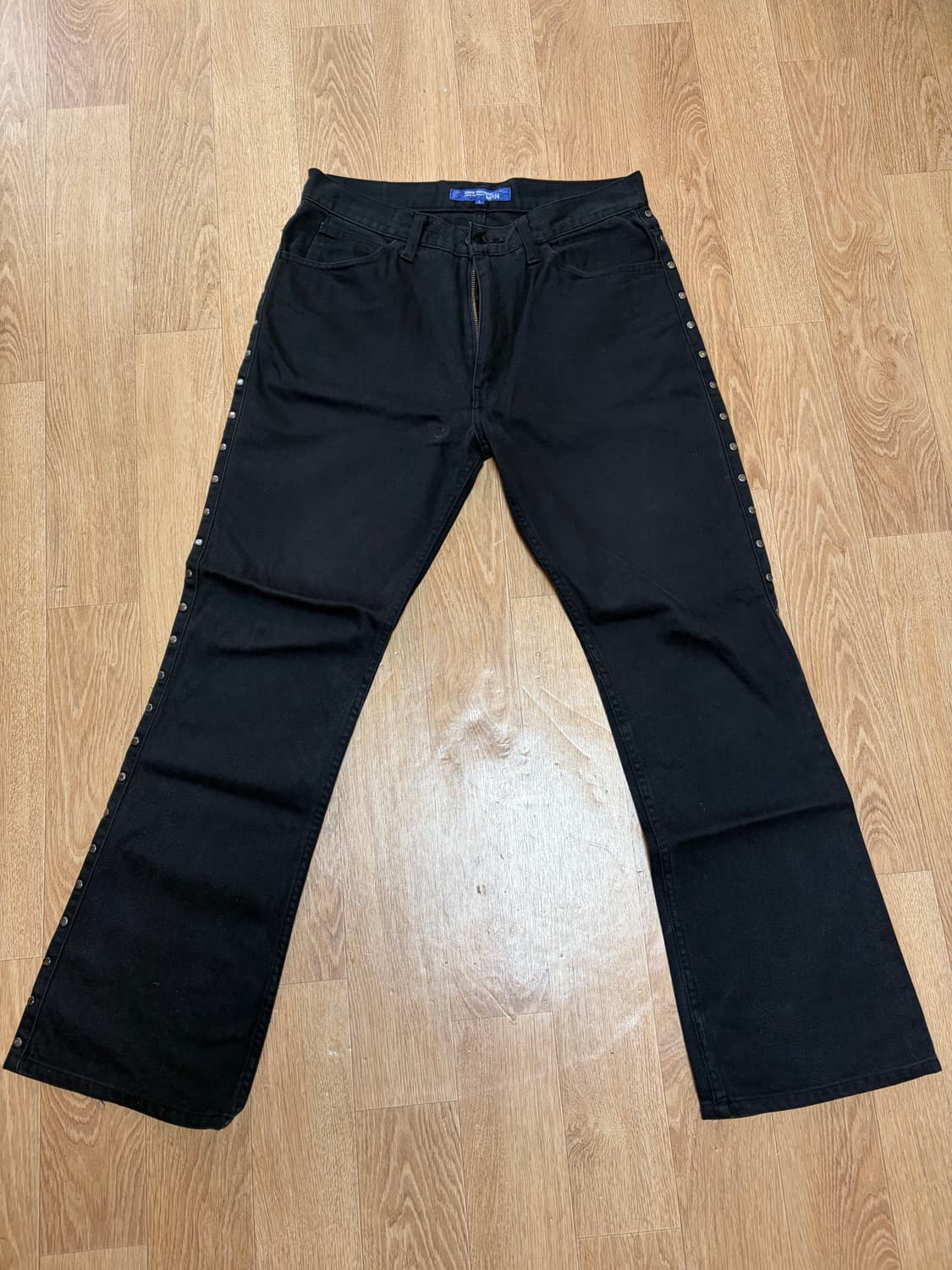 준야 X 꼼데 스터드 블랙 팬츠 L 사이즈 판매합니다.  상품이미지1