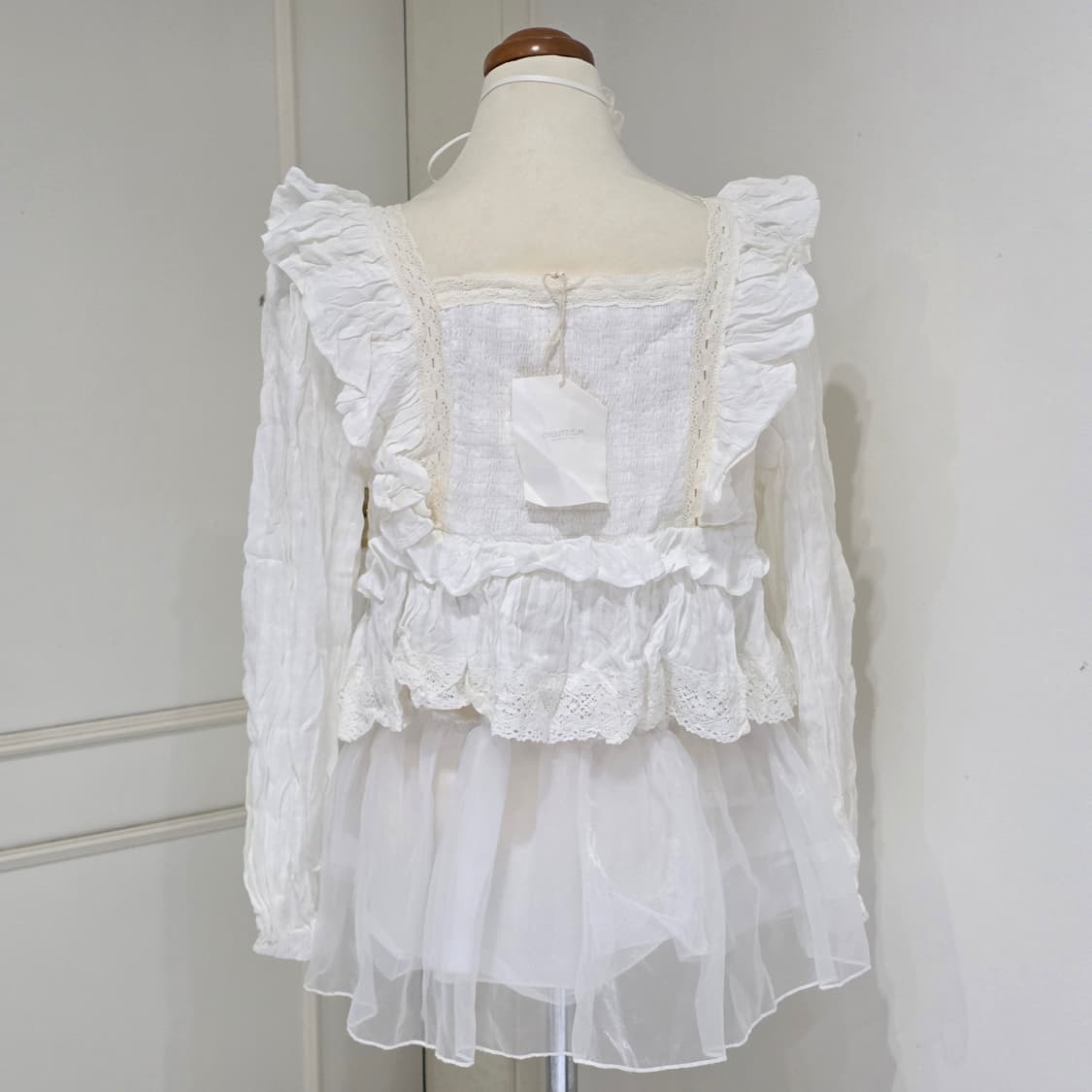 빈티지 화이트 레이스프릴 펀칭 캉캉 크롭 스모크 블라우스 상품이미지2