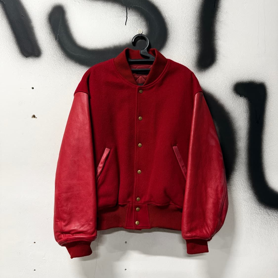 Kaneko Isao 올드스쿨 소가죽 레더암 빅 자수 바시티 자켓 상품이미지2