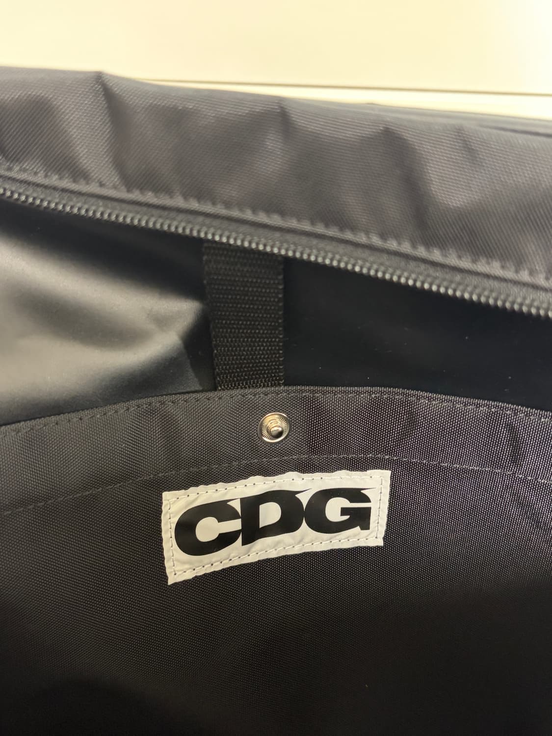 꼼데가르송 CDG 크로스백 M 상품이미지5