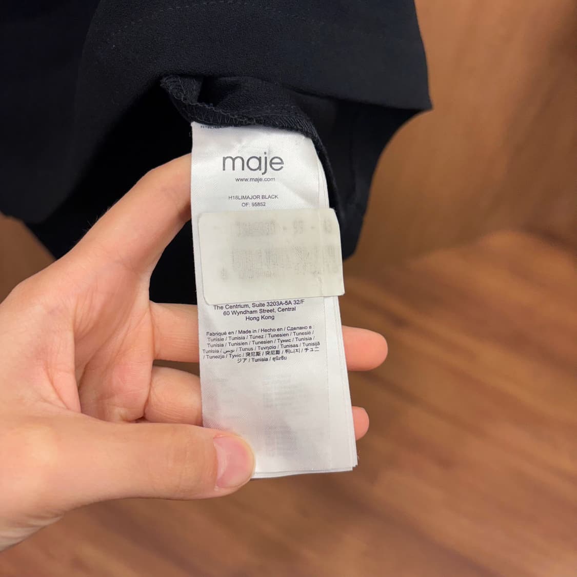 마쥬 하이넥 반팔 티셔츠 그린 배색 골지 립 넥 패치 버튼 디테일 블랙 상품이미지8
