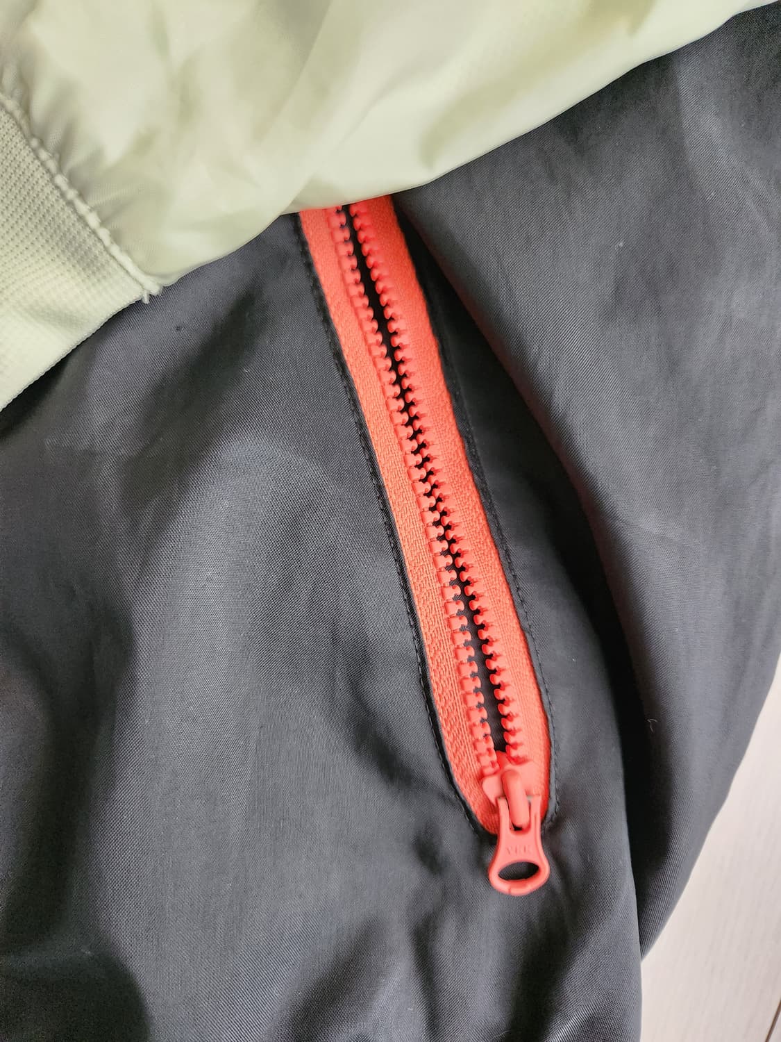 나이키 NSW 윈드러너 후드 자켓 블랙 블루 - 아시아 사이즈M

사용감 상품이미지4