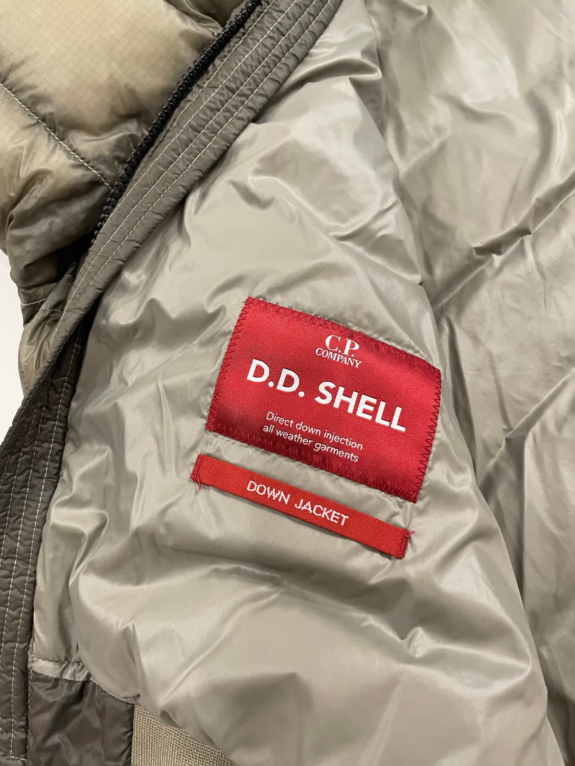 CP컴퍼니 DD쉘 디디쉘 경량패딩 XL 새상품 판매 상품이미지7