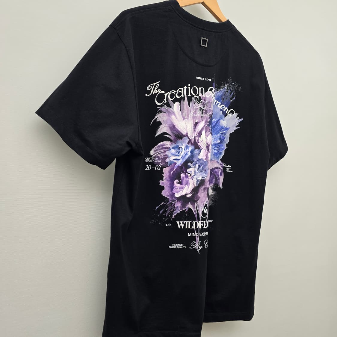 우영미 25SS 시즌 플라워 백로고 티셔츠 블랙 상품이미지7