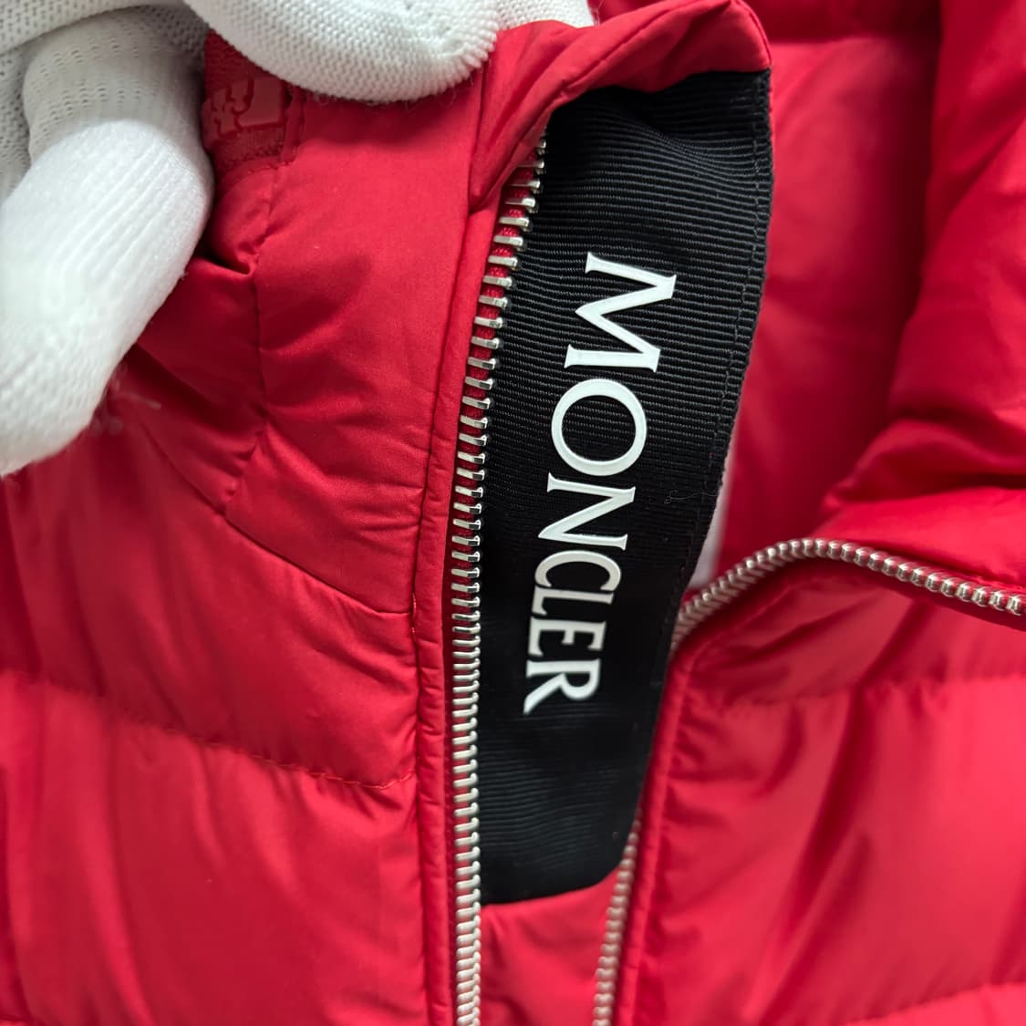 [5]몽클레어 와펜패치 조끼패딩  상품이미지2