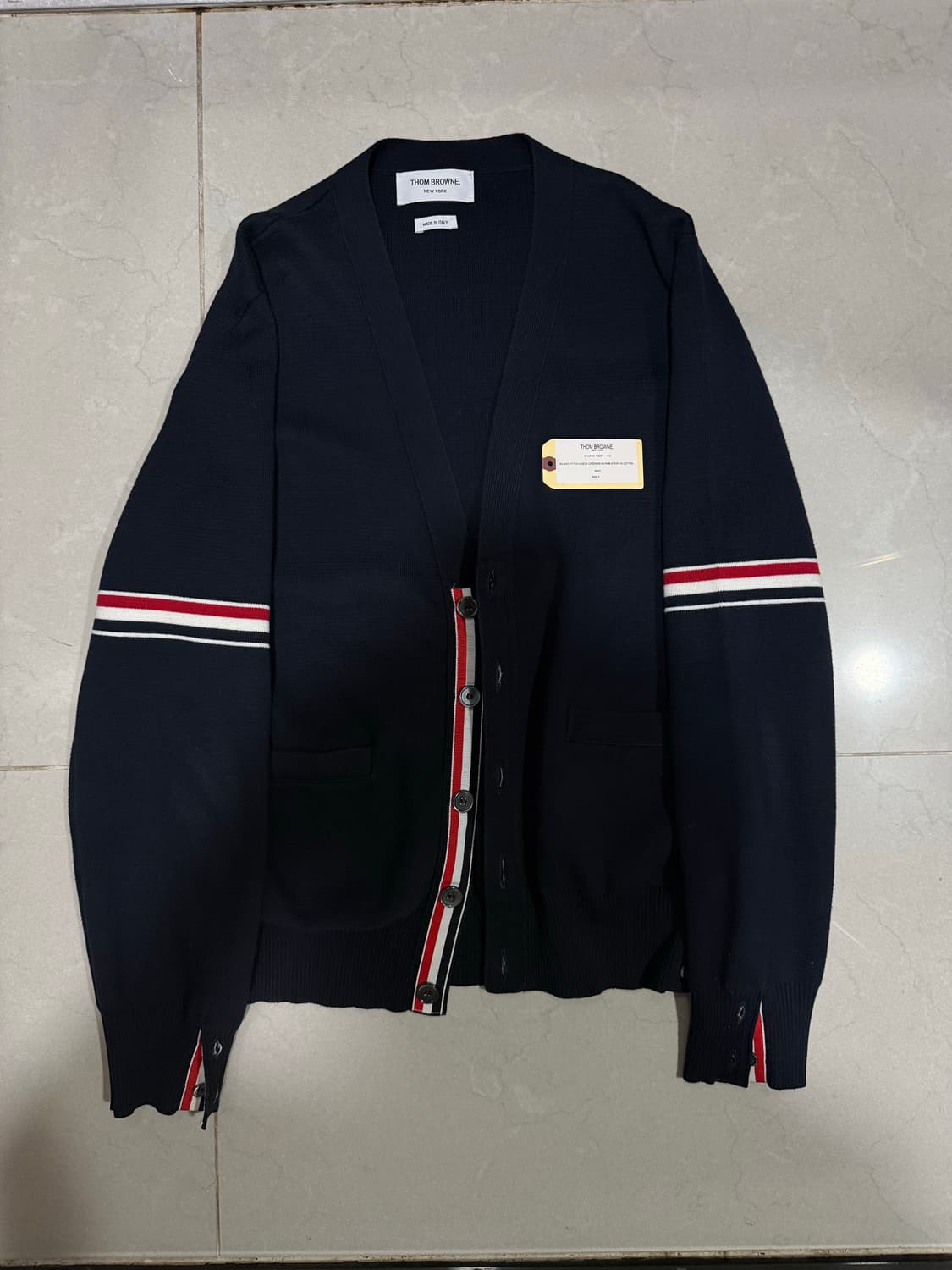 [당일출고,3사이즈] 톰브라운 암밴드 밀라노스티치 가디건 상품이미지1