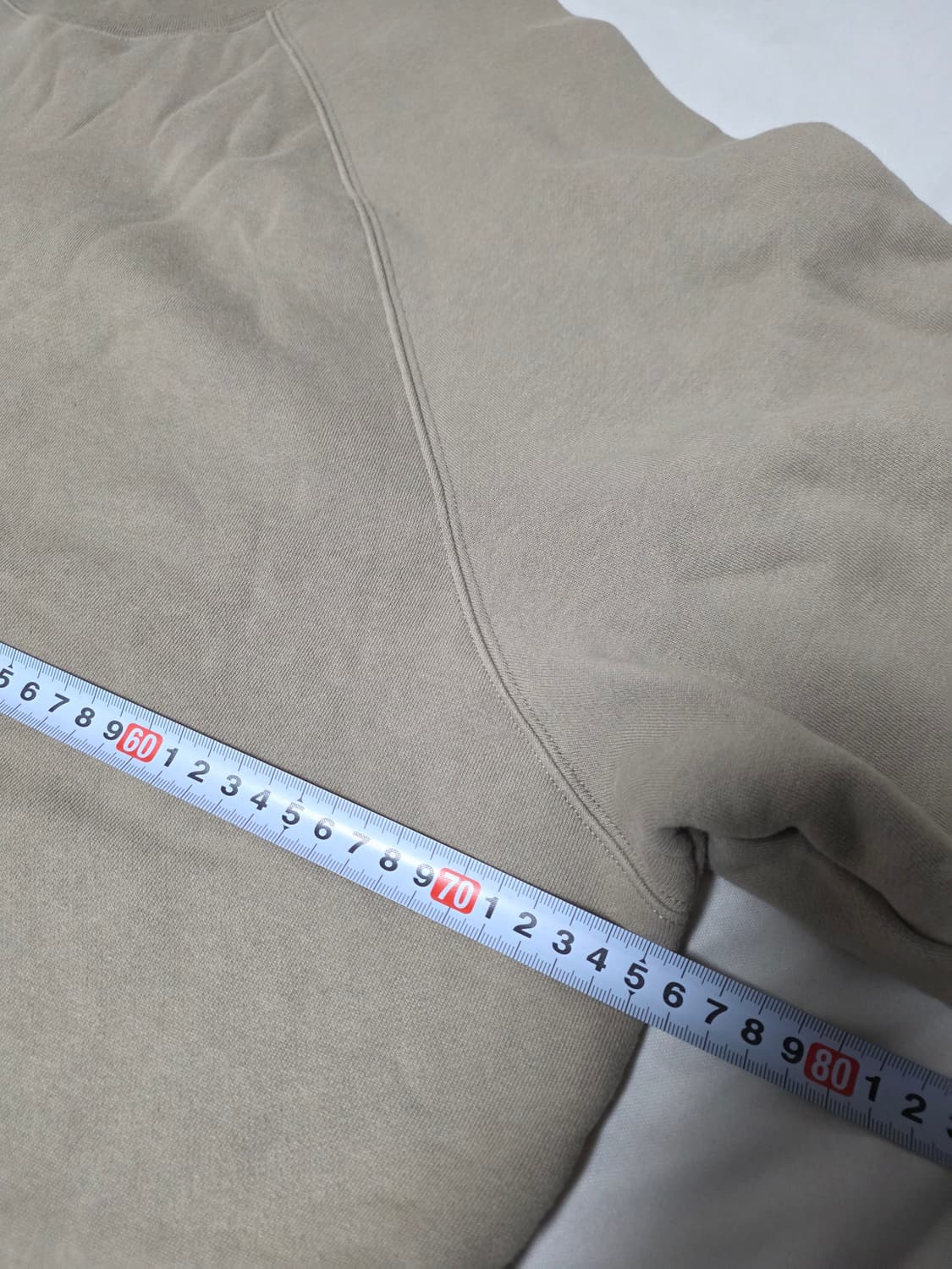 에센셜 피어오브갓 피오갓 올리브 기모 맨투맨 XL 가단 76cm 상품이미지5