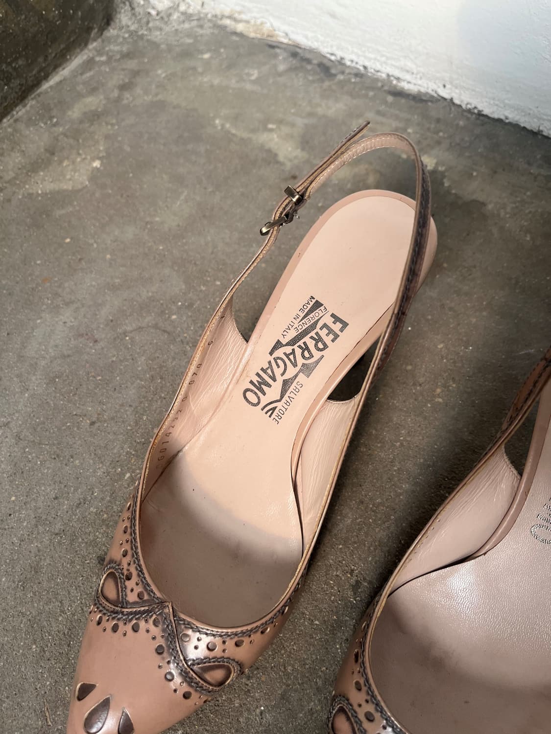 Salvatore Ferragamo 윙팁 스틸레토 힐  상품이미지3