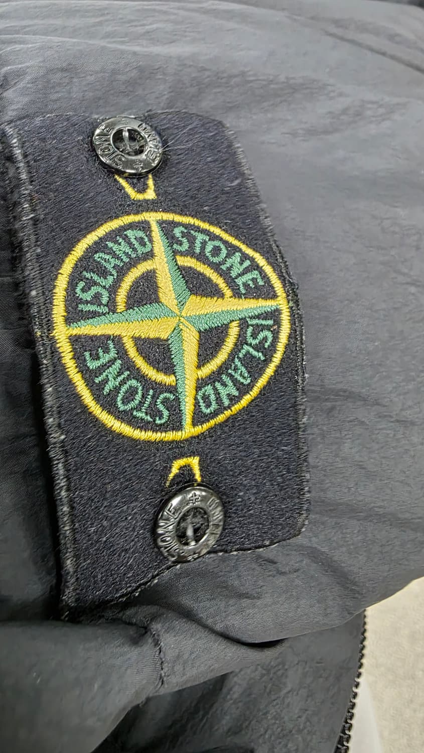 [새상품급]스톤아일랜드 크링클랩스 패딩 블랙 상품이미지4