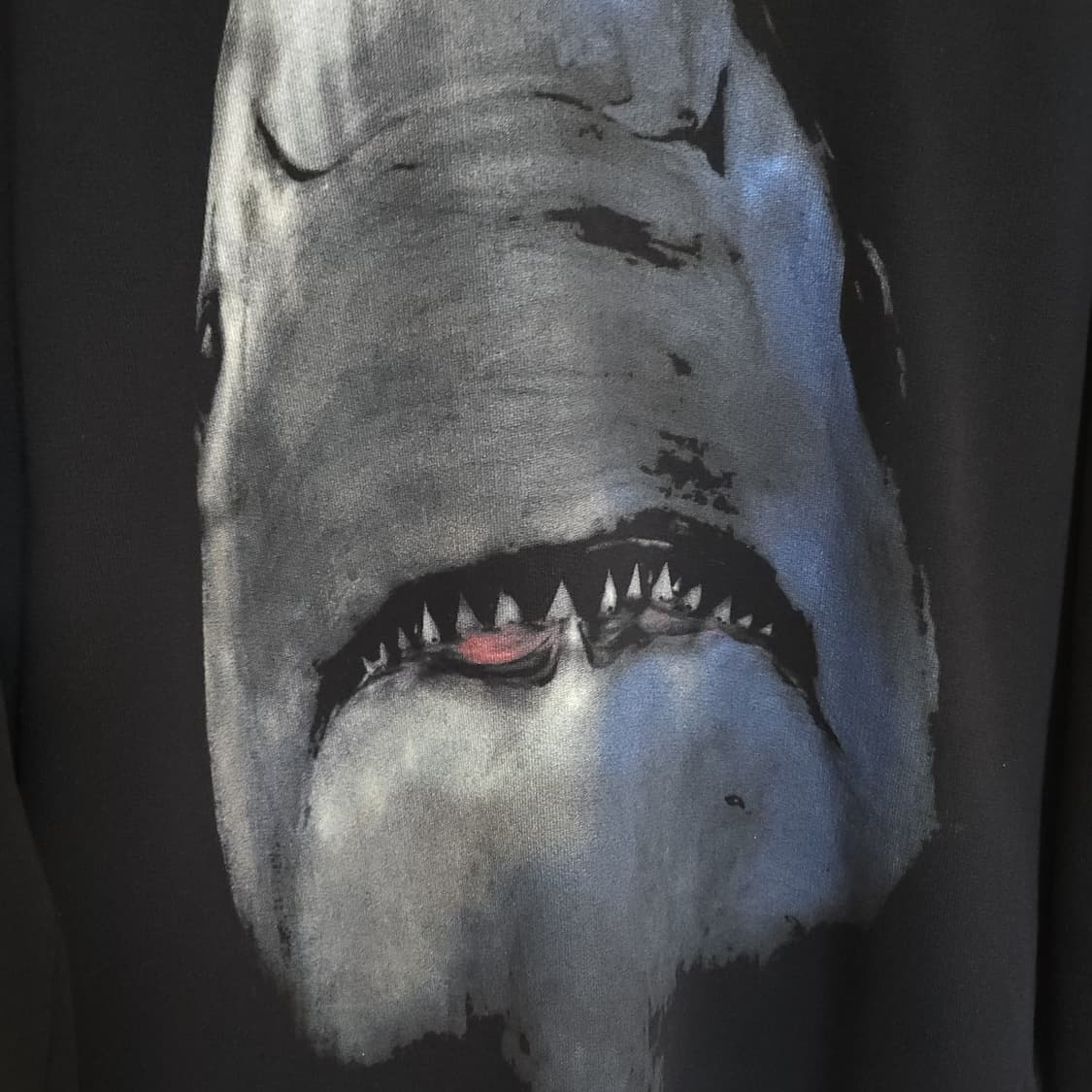 [S] 지방시 블랙 샤크 맨투맨 BM704C3Y0V 상품이미지3