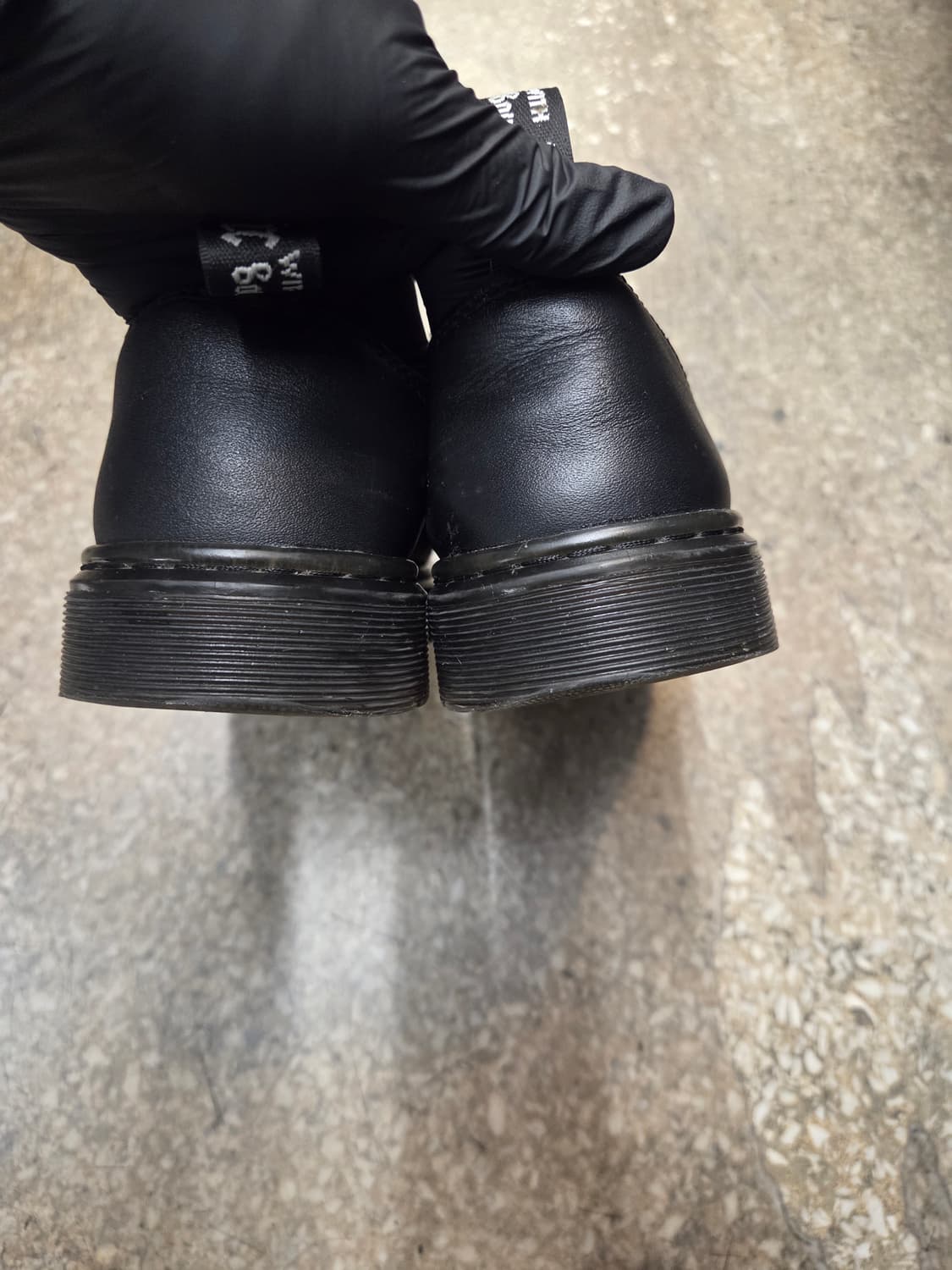 닥터마틴 단테지퍼 블랙스니커( uk 7) 상품이미지4