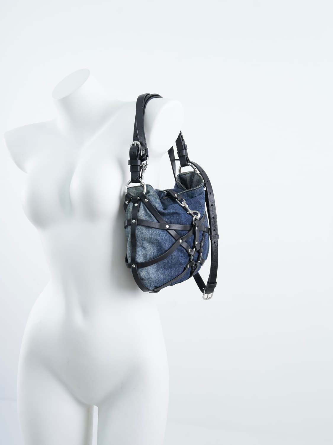DIESEL denim chain belt bag 상품이미지1