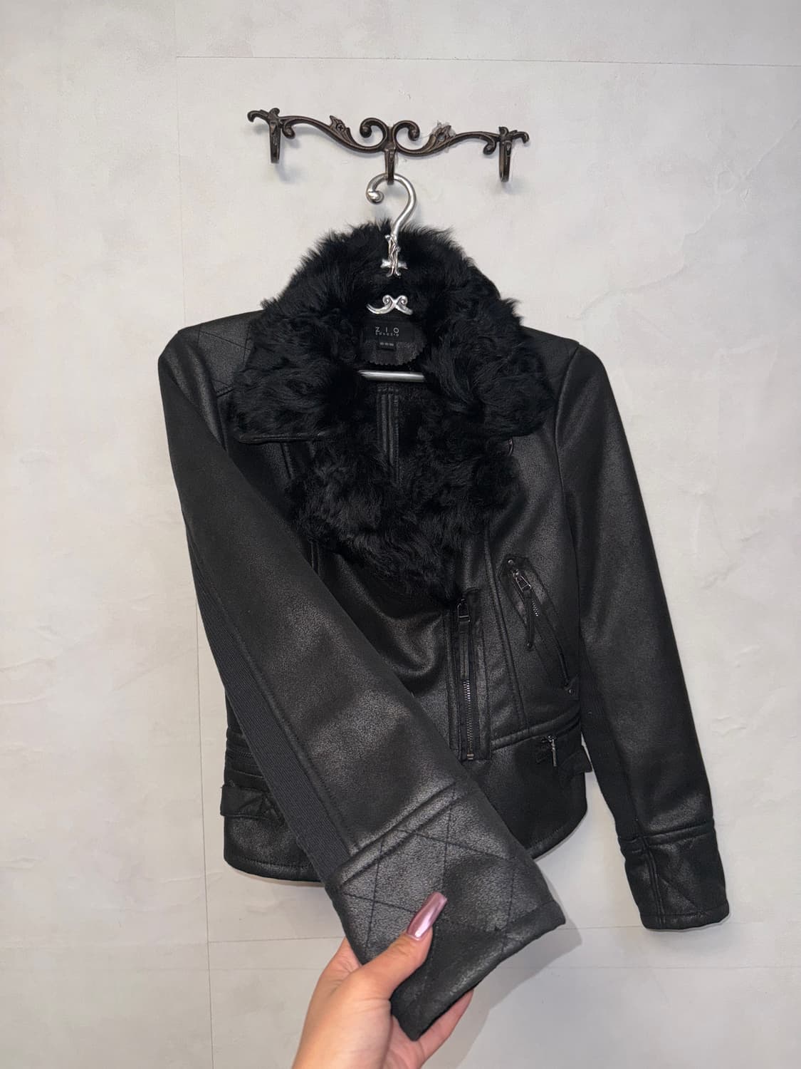 Black lamb fur side buckle mustang 상품이미지3