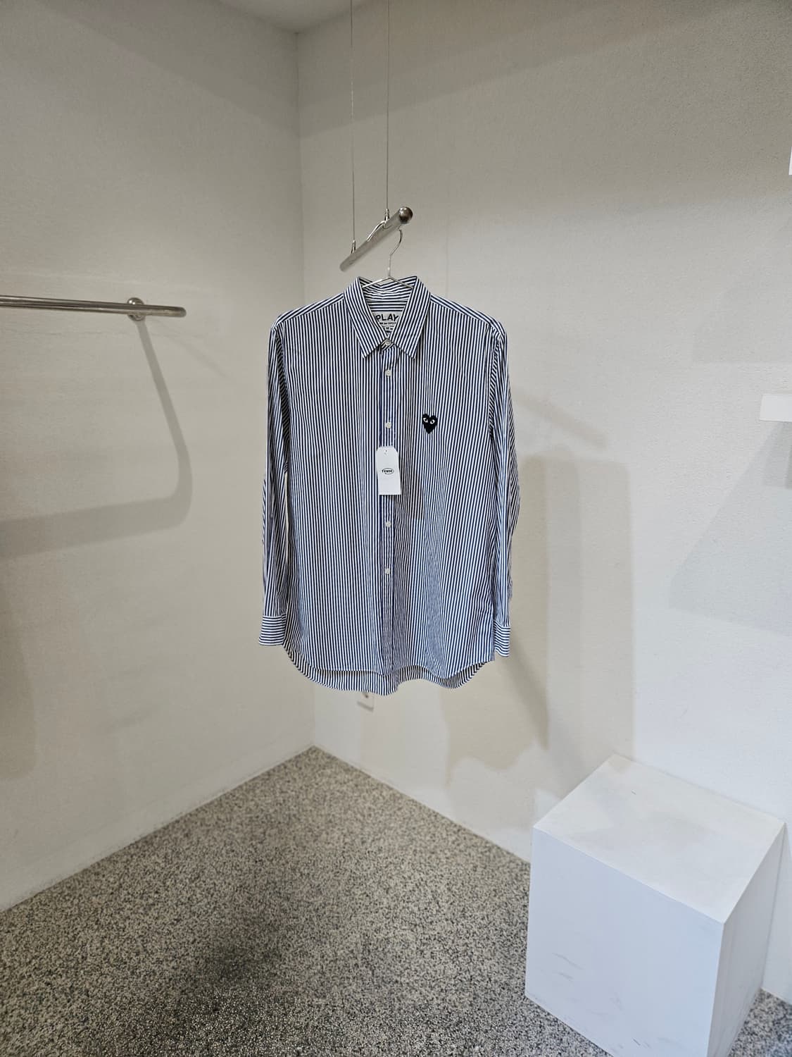 꼼데가르송 플레이 블랙와펜 스프라이프 셔츠 상품이미지1