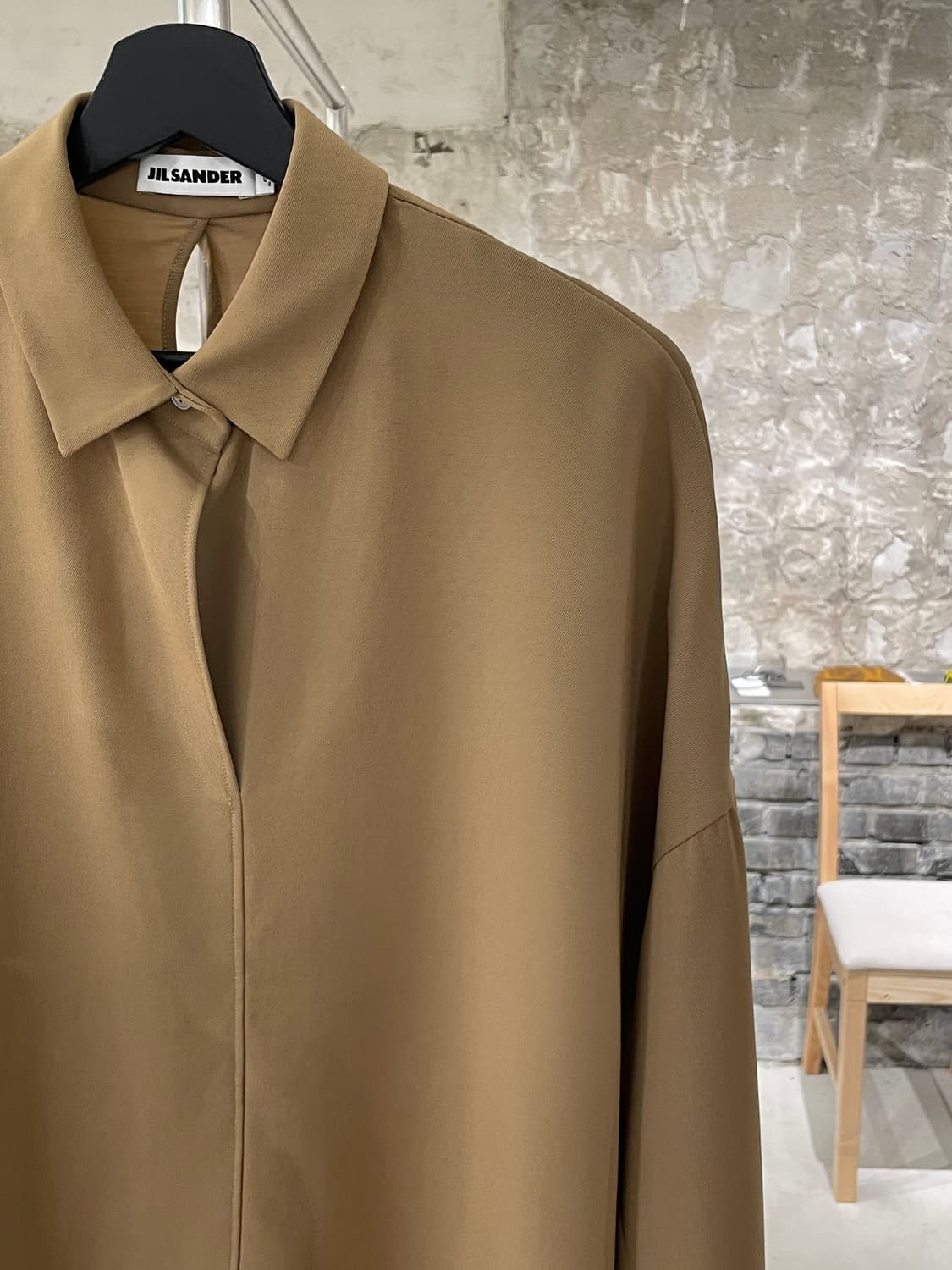 질샌더 베이지 논 버튼 타이 슬리브 레이온 셔츠 상품이미지3