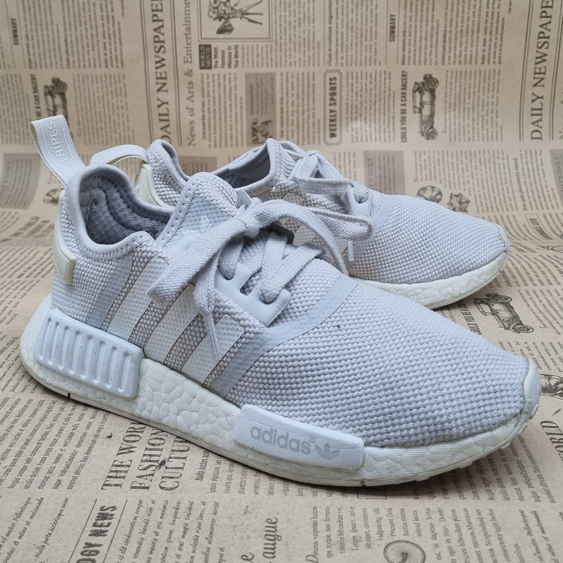 아디다스 NMD R1 여성운동화240 상품이미지1