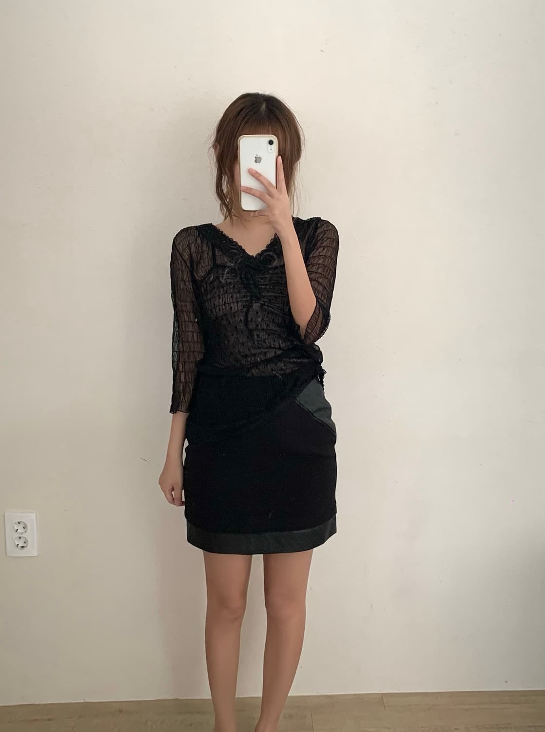 오네갸루 큐빅 시스루 블랙 브이넥 레이스티 상품이미지4