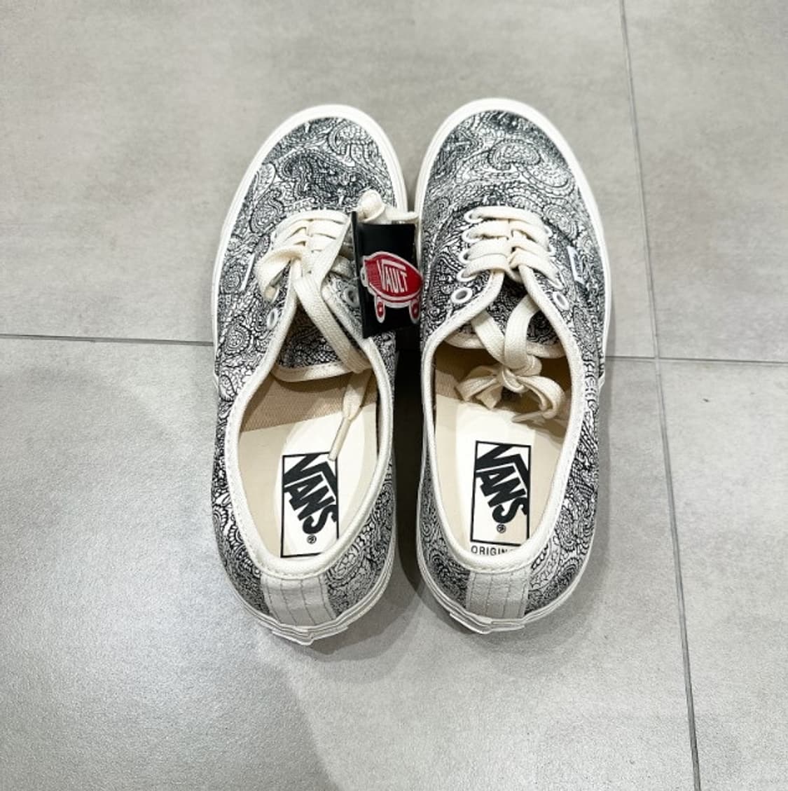 반스 볼트 남성 드래곤 머쉬멜로우 페이즐리 스니커즈 상품이미지4