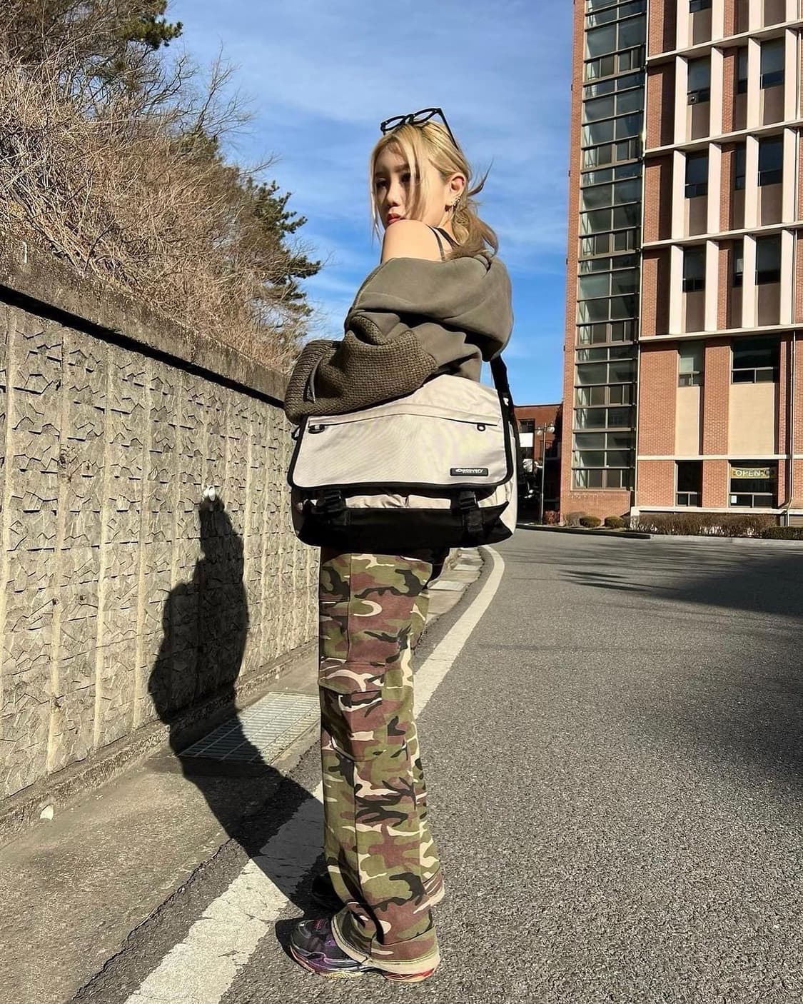 khaki crop hood zipup 상품이미지5