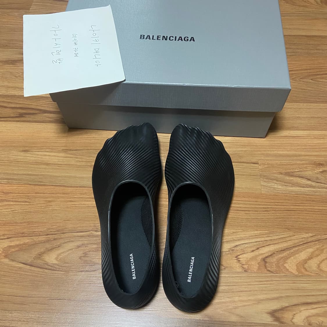 발렌시아가 울트라 플랫 뮬 43 상품이미지4