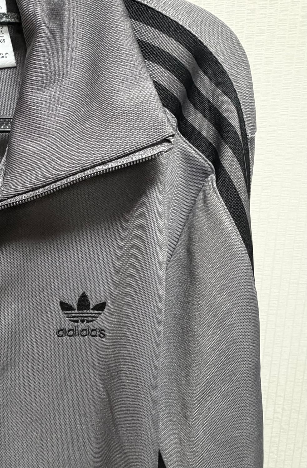 맨즈 아디다스 다크그레이 회검 트랙탑 상품이미지2