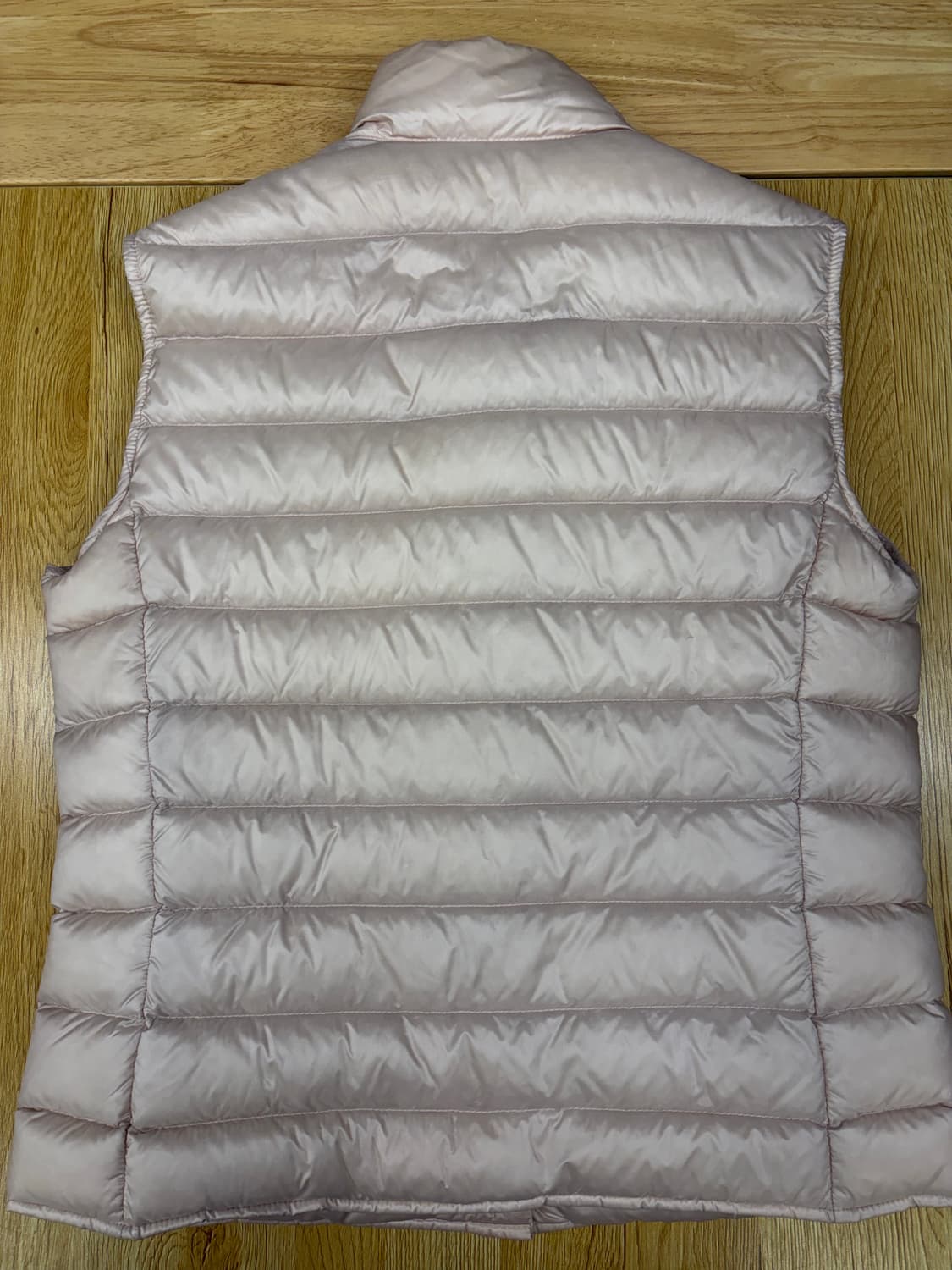 [2] 몽클레어 여성 경량패딩 조끼 라이트핑크 상품이미지3