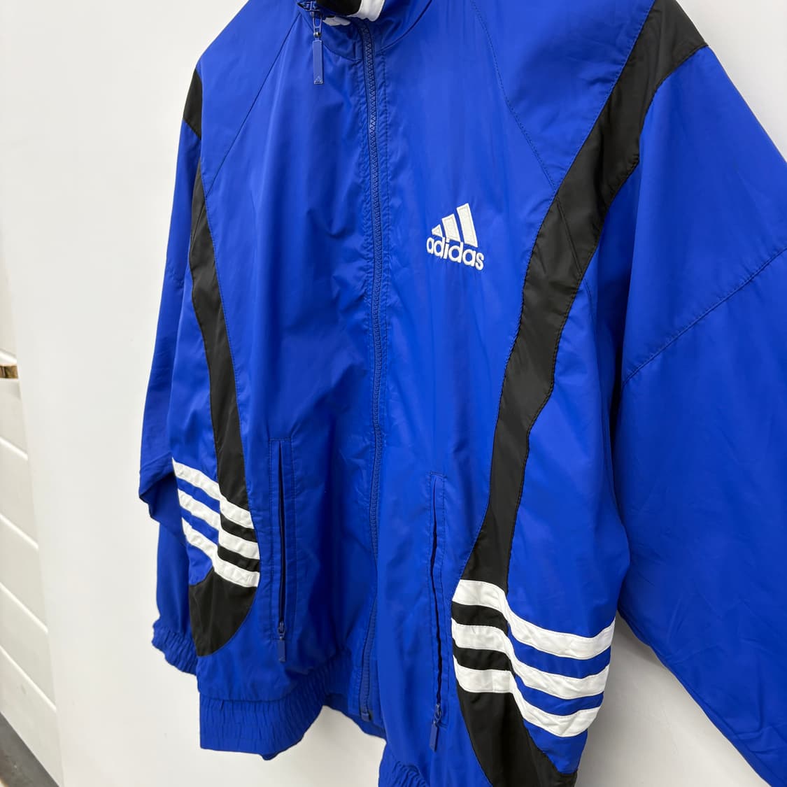 아디다스 블루 블랙 바람막이 자켓 M 상품이미지3