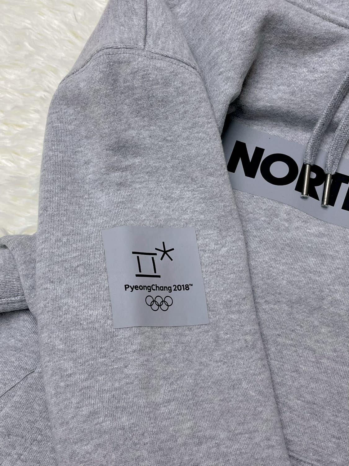 노스페이스 평창 올림픽 에디션 한정판 후드티 상품이미지3