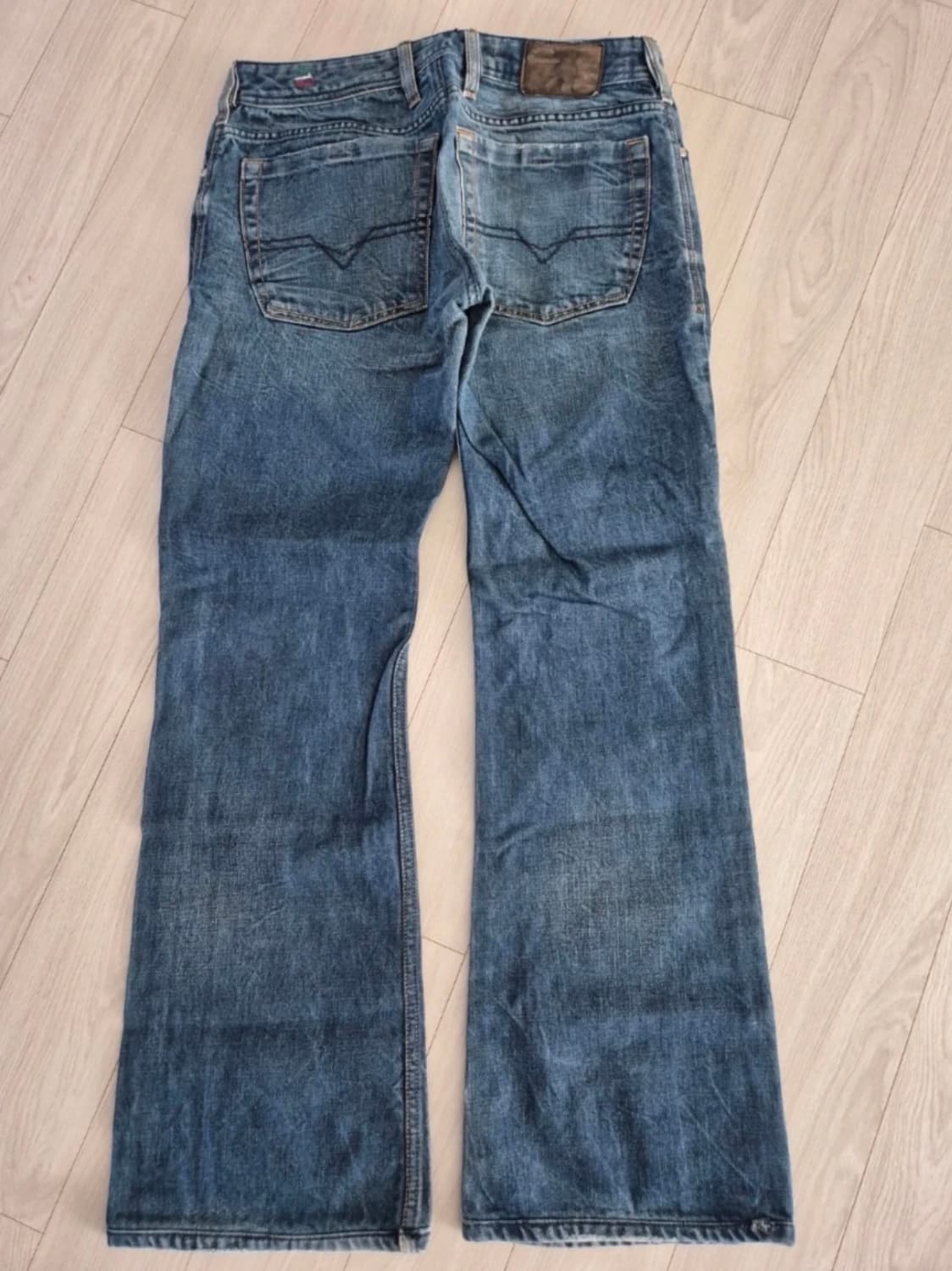 [29] 디젤 자탄 부츠컷 데님 상품이미지2