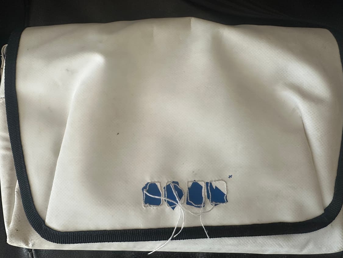 아더에러 애드모어 화이트 크로스백 상품이미지1