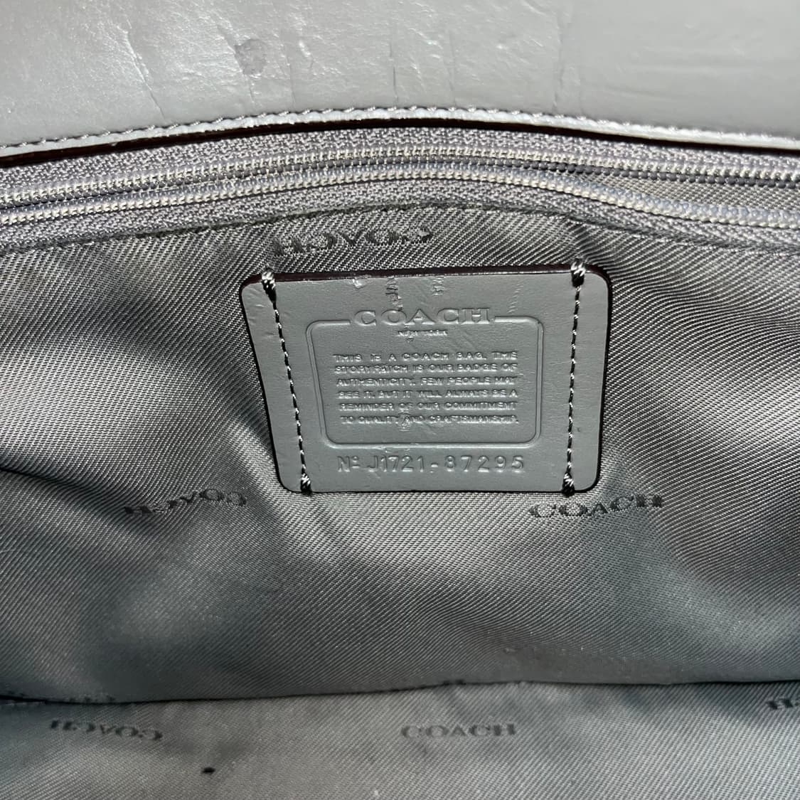 Coach 그레이 크로스백 상품이미지4