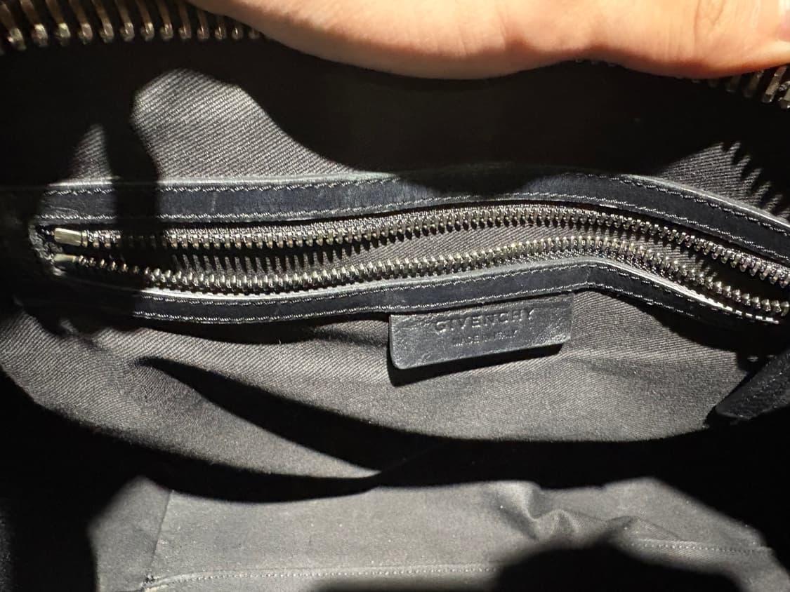 지방시 안티고나 미디엄 블랙 토트백 2way 상품이미지2