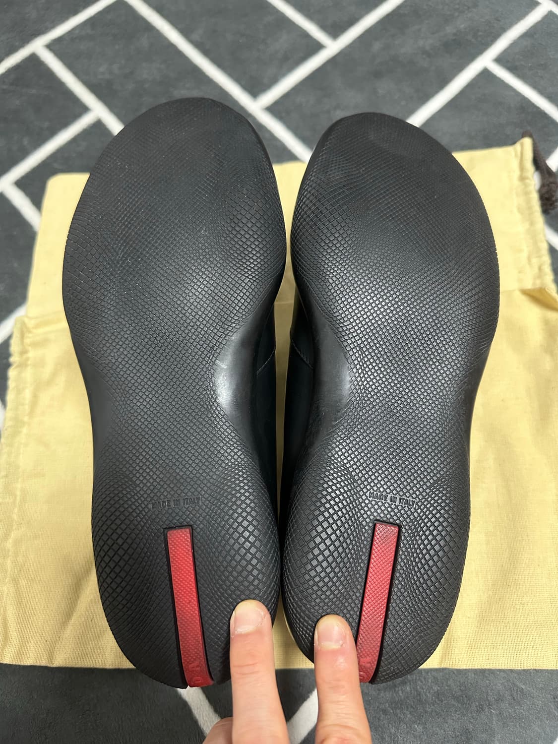 prada 토글 슬립온 41사이즈 블랙 상품이미지2