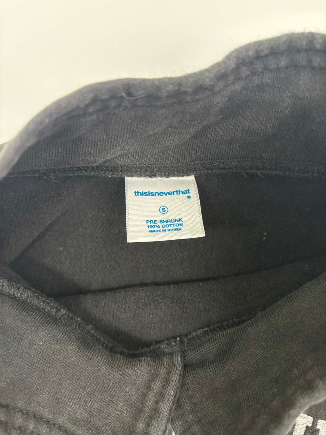 디스이즈네버뎃 T로고 아치 블랙 스웨트셔츠 맨투맨(S) 상품이미지4