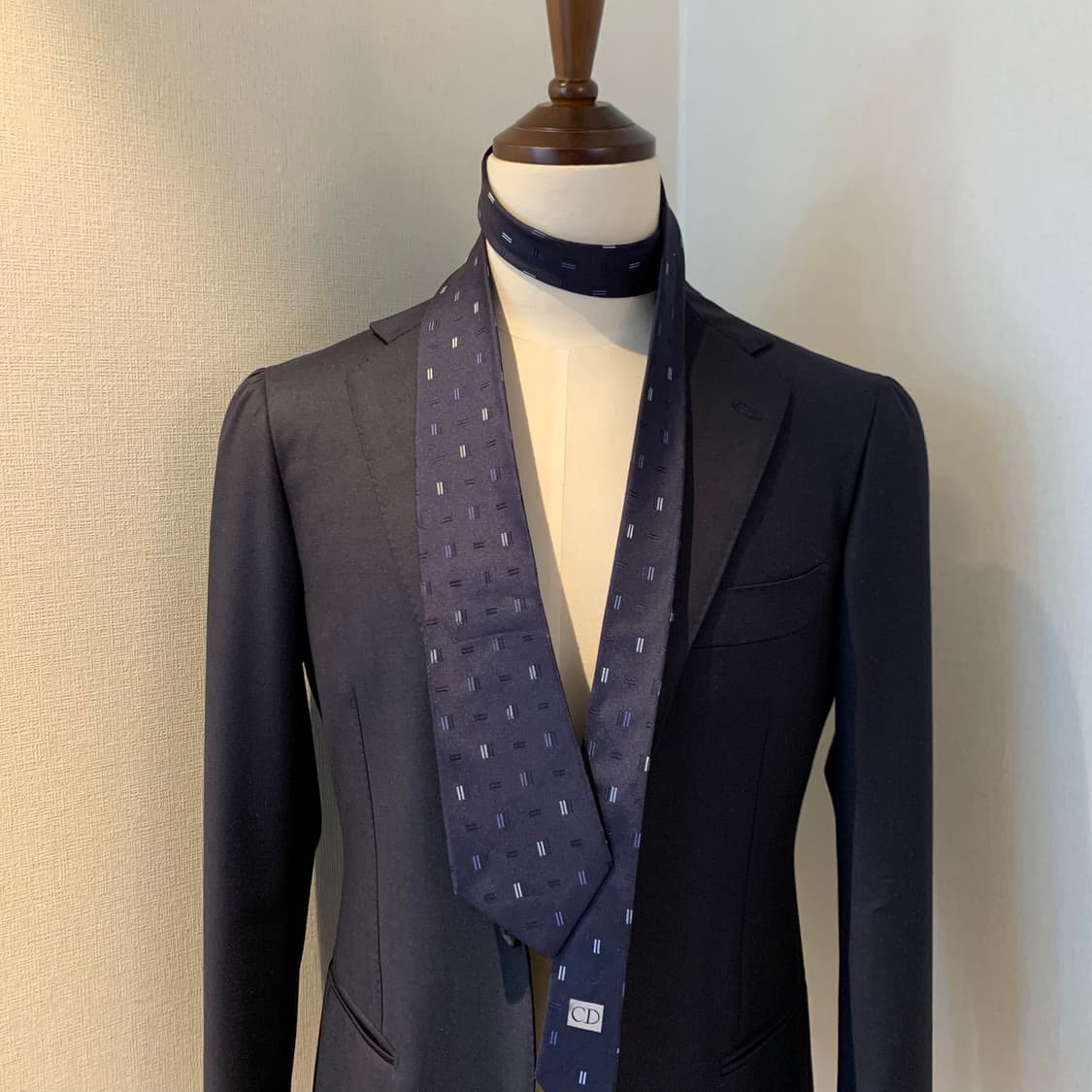 디올 옴므(DIOR) 신형라벨 명품넥타이 100실크 B+등급 상품이미지1