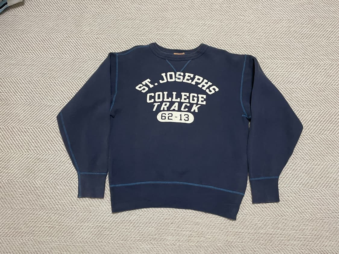 체스윅 x 토요엔터프라이즈 컬리지 스웻셔츠 J03342 상품이미지1