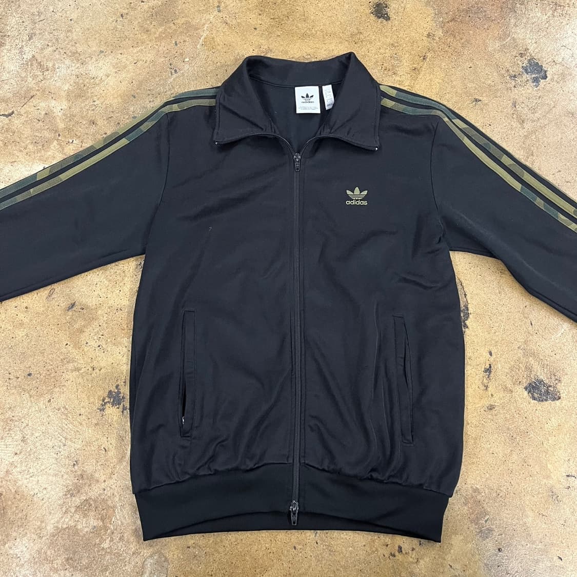 아디다스 블랙 카모 트랙탑 져지 상품이미지3