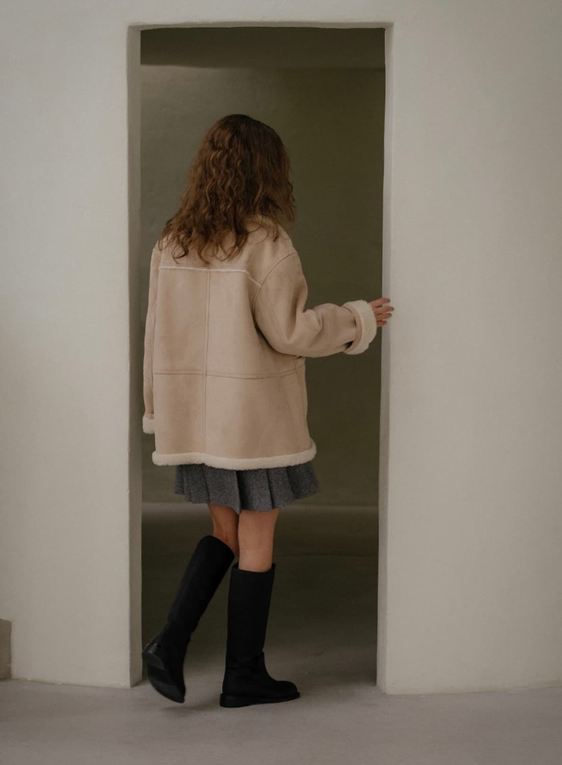 틸아이다이 울시어링 스웨이드 무스탕 코트 베이지 상품이미지4