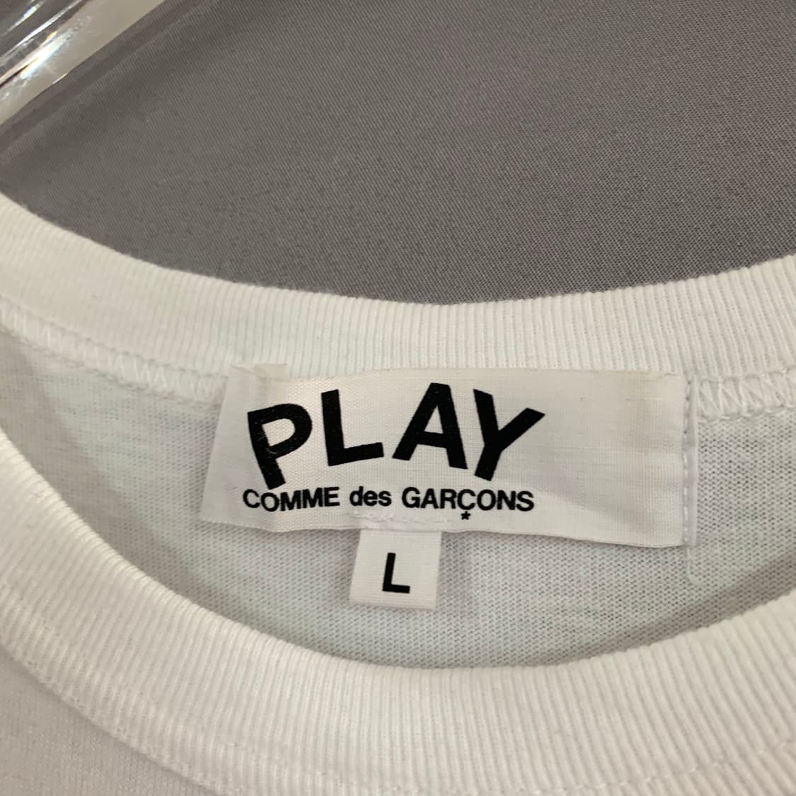 L 꼼데가르송 우먼스 더블 카모 하트 반팔티 상품이미지5