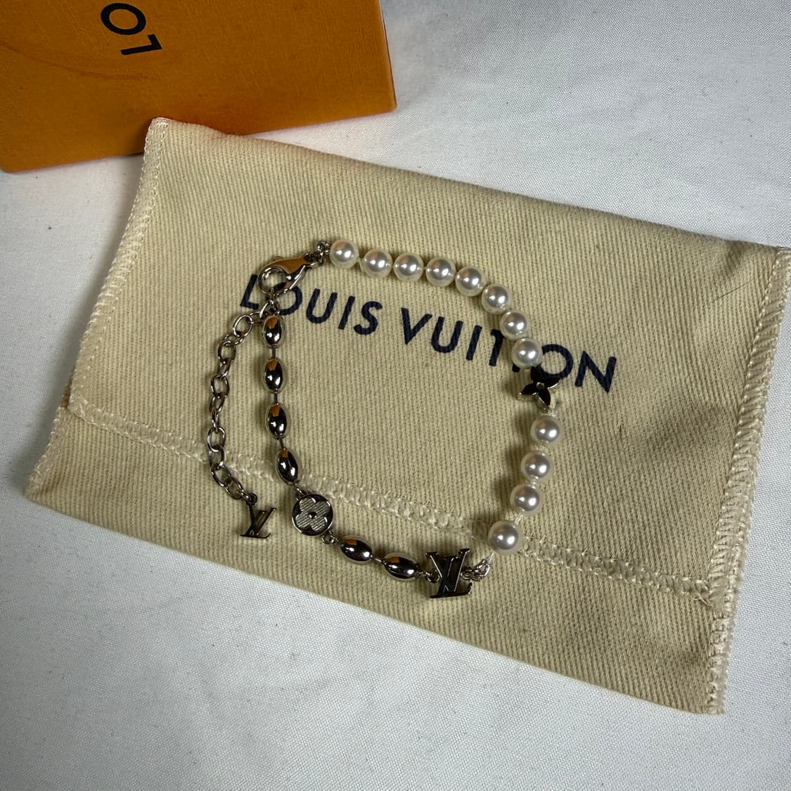 루이비통 펄 퓨전 비즈 진주 브레이슬릿 팔찌 M1556A 상품이미지1