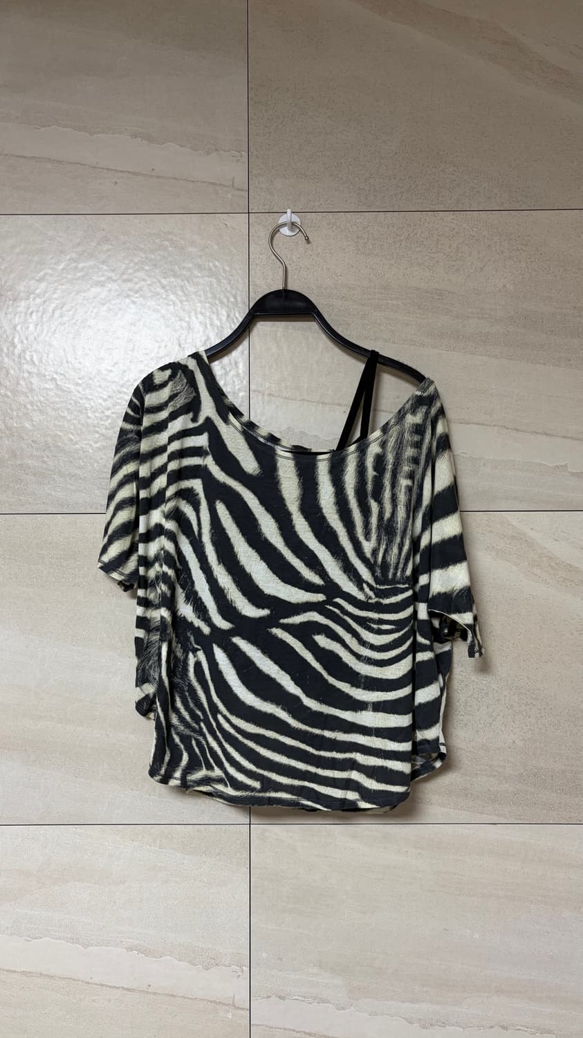 Vintage Zebra layered top 상품이미지1
