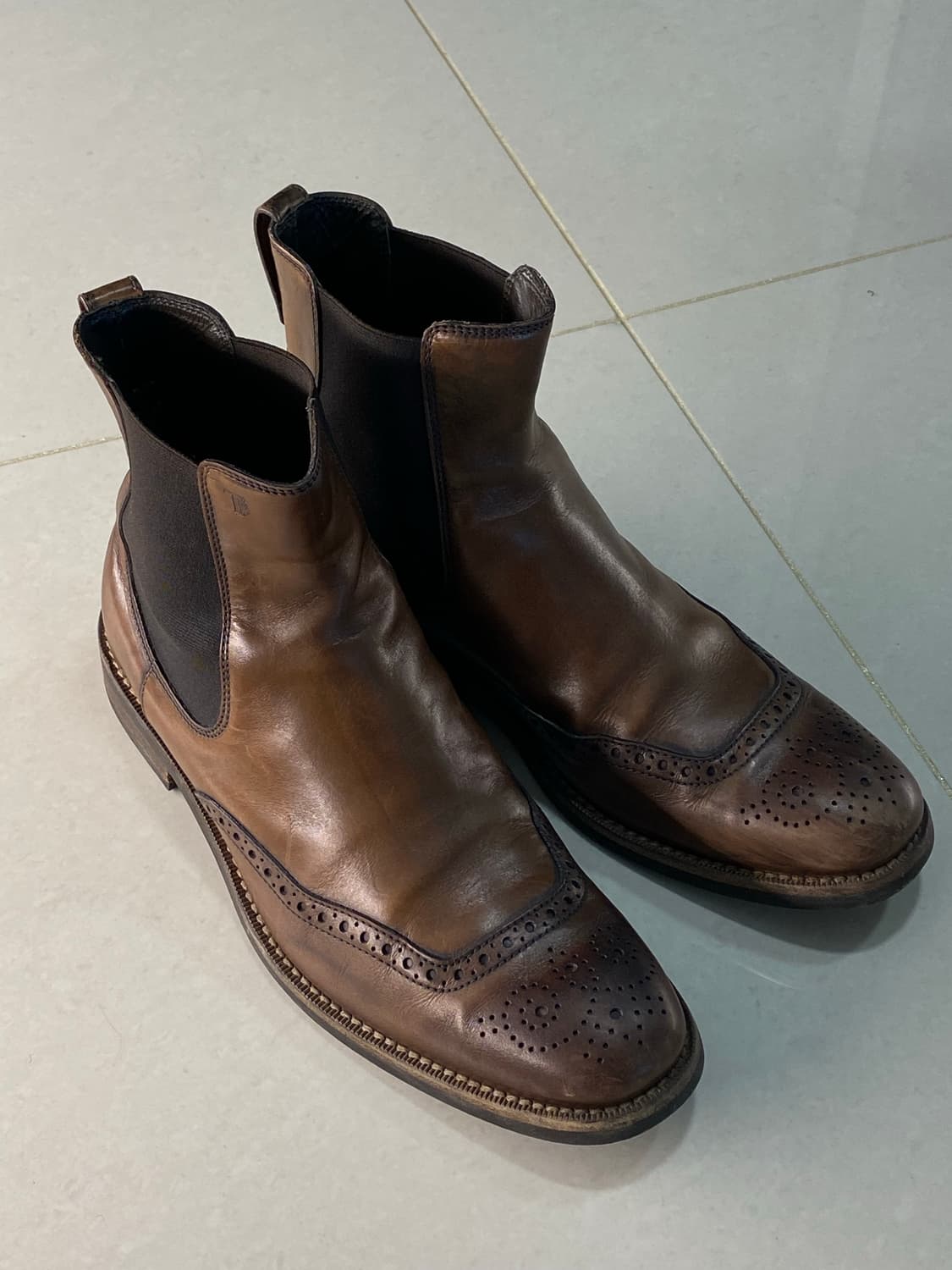 토즈 윙팁 첼시 부츠 (265cm / 7반 사이즈) 상품이미지1