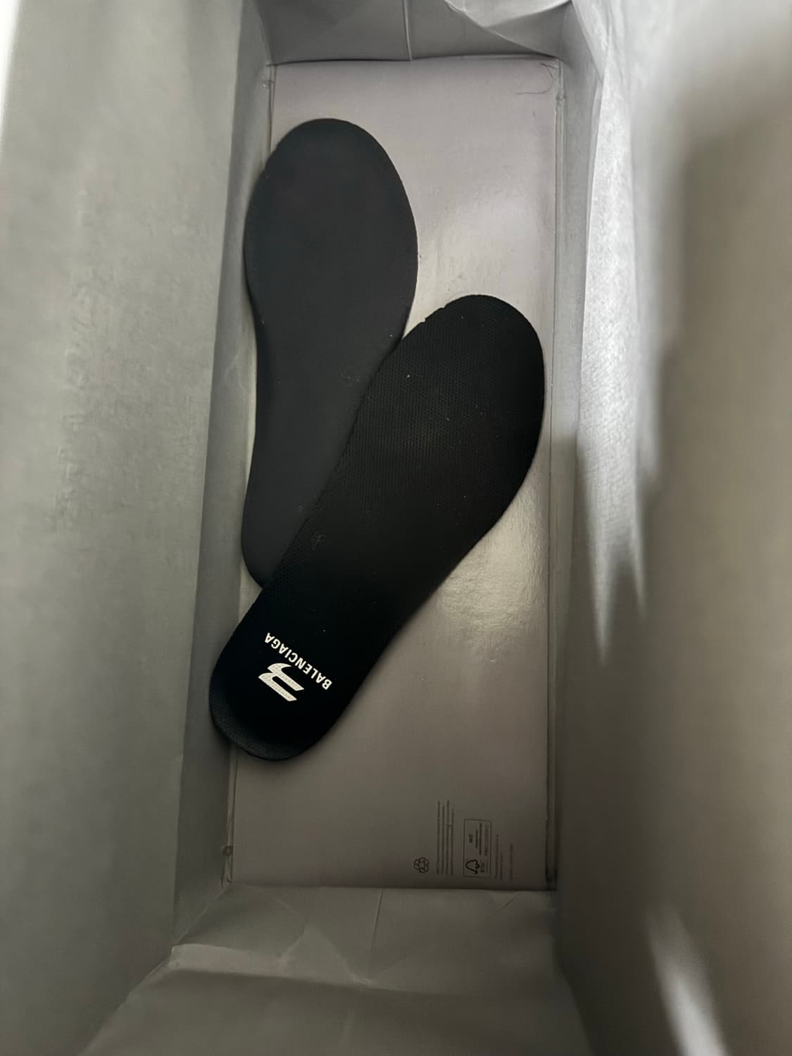 발렌시아가 디펜더 39 상품이미지6