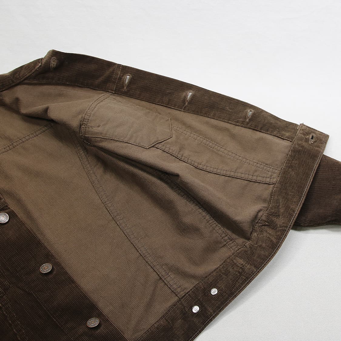 (착용컷) 90's 리바이스 코듀로이 트러커 자켓 (여성용 M) 상품이미지8