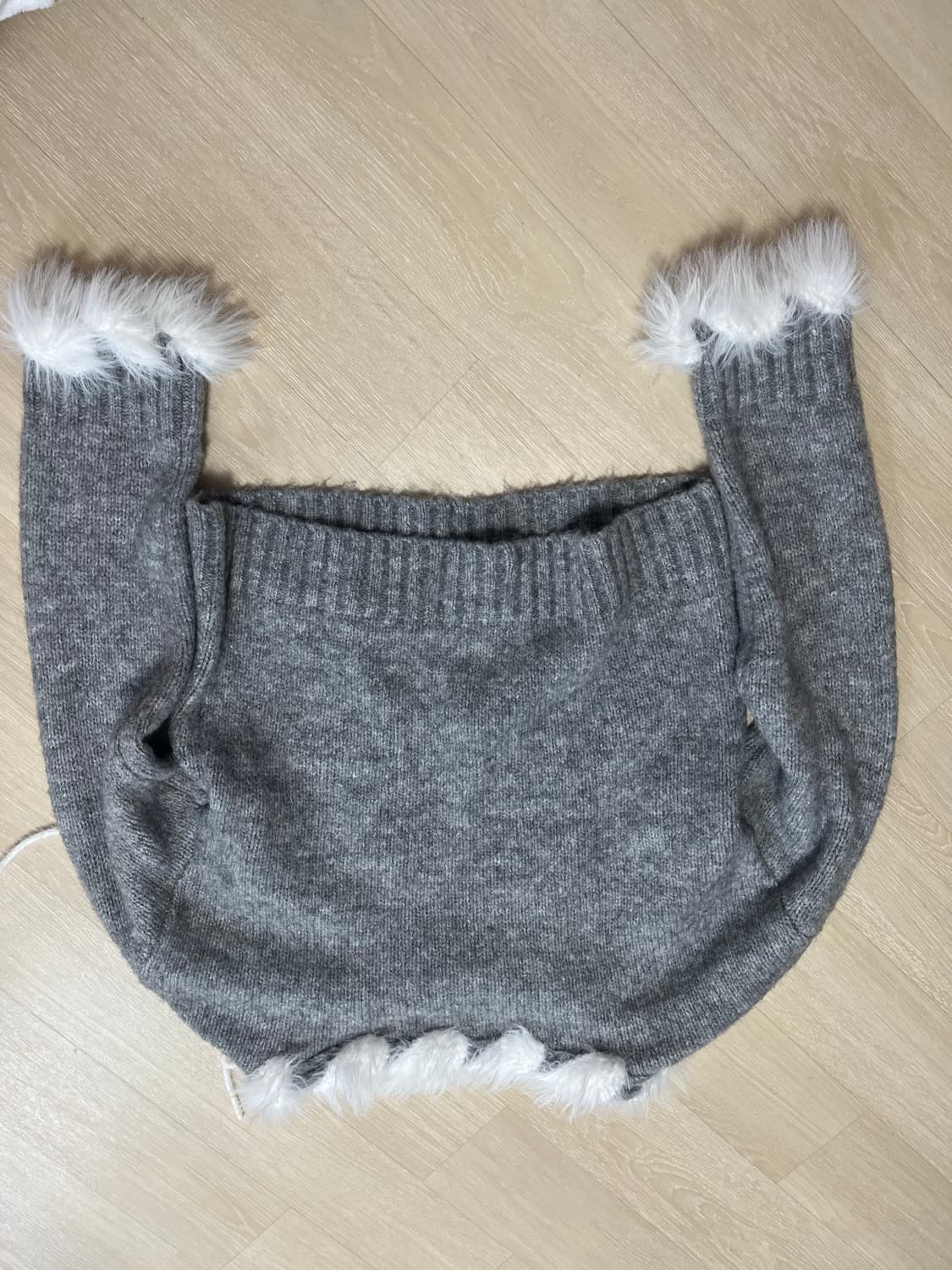 더티스 오프숄더 엔젤 니트 차콜 상품이미지4